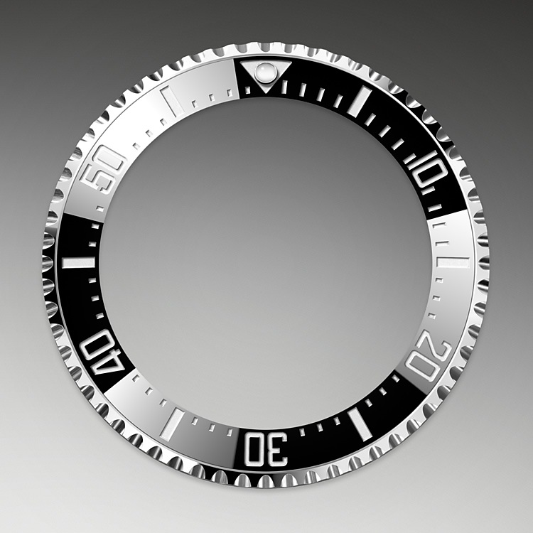 ceramic bezel and luminescent display oystersteel m136660 0003