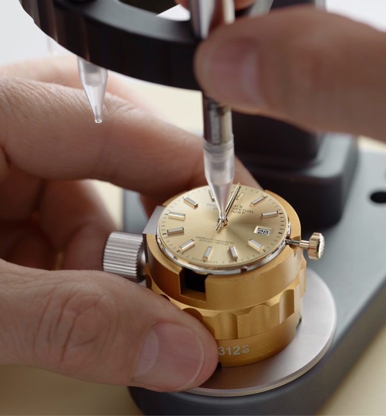 rolex servicing procedure 2234 rolex sav corporate 47 assemblage chasser les aiguilles v1 portrait min